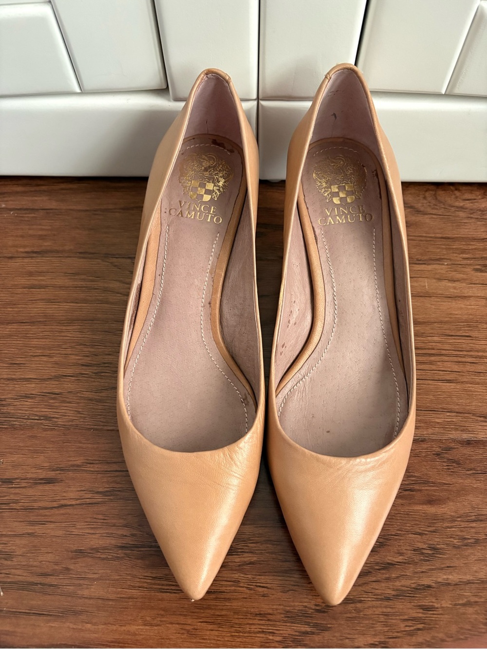 Vince Camuto Leather Pointed Toe Heels Women’s Size 8 1/2
